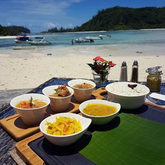 Delplace Bar and Restaurant-1